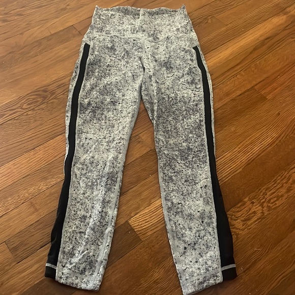 Lululemon leggings - Picture 1 of 3
